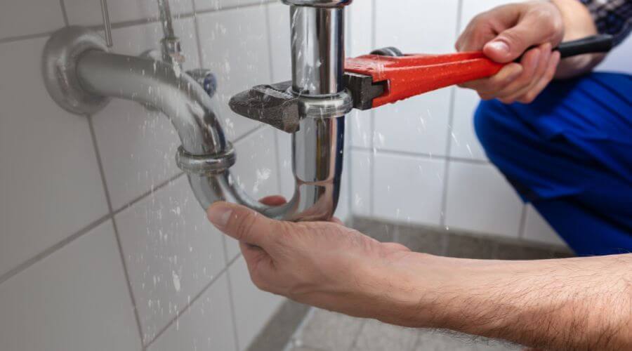 Expert burst pipe repair services in Hodgenville, KY